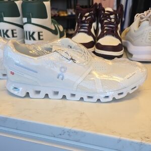 ON Men's White Athletic Shoes